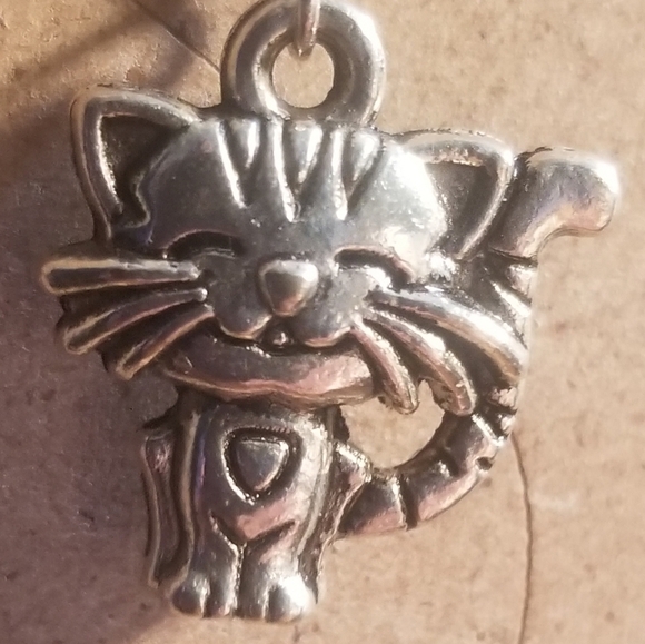 💐3 For $15💐SMILING Kitty dangling earrings - Picture 4 of 4